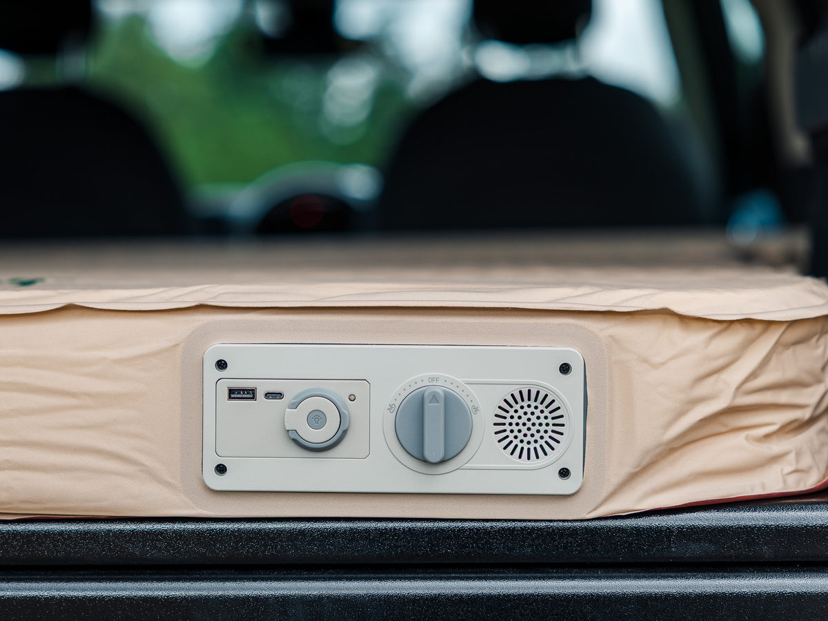 CampBoxi LUX Air - Luksus selvoppustelig bilmadras med integreret pumpe