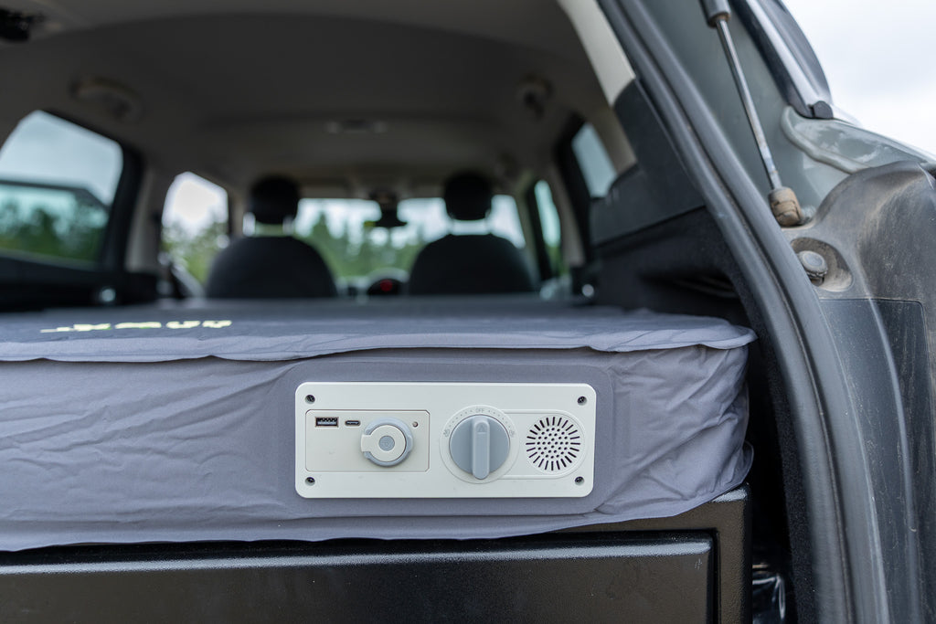 CampBoxi LUX Air - Luksus selvoppustelig bilmadras med integreret pumpe