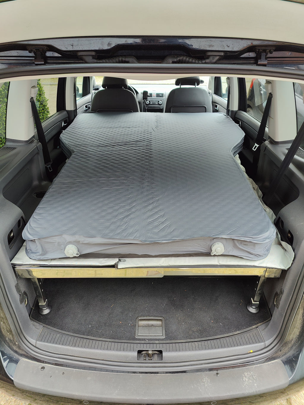 CampBoxi LUX Madras - selvoppustelig luksusmadras til bilen