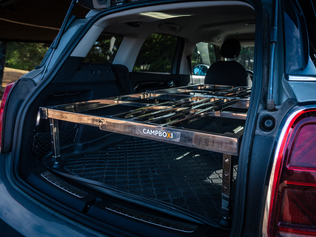 CampBoxi Unifit - Smart justerbar sengeramme til hverdagsbilen