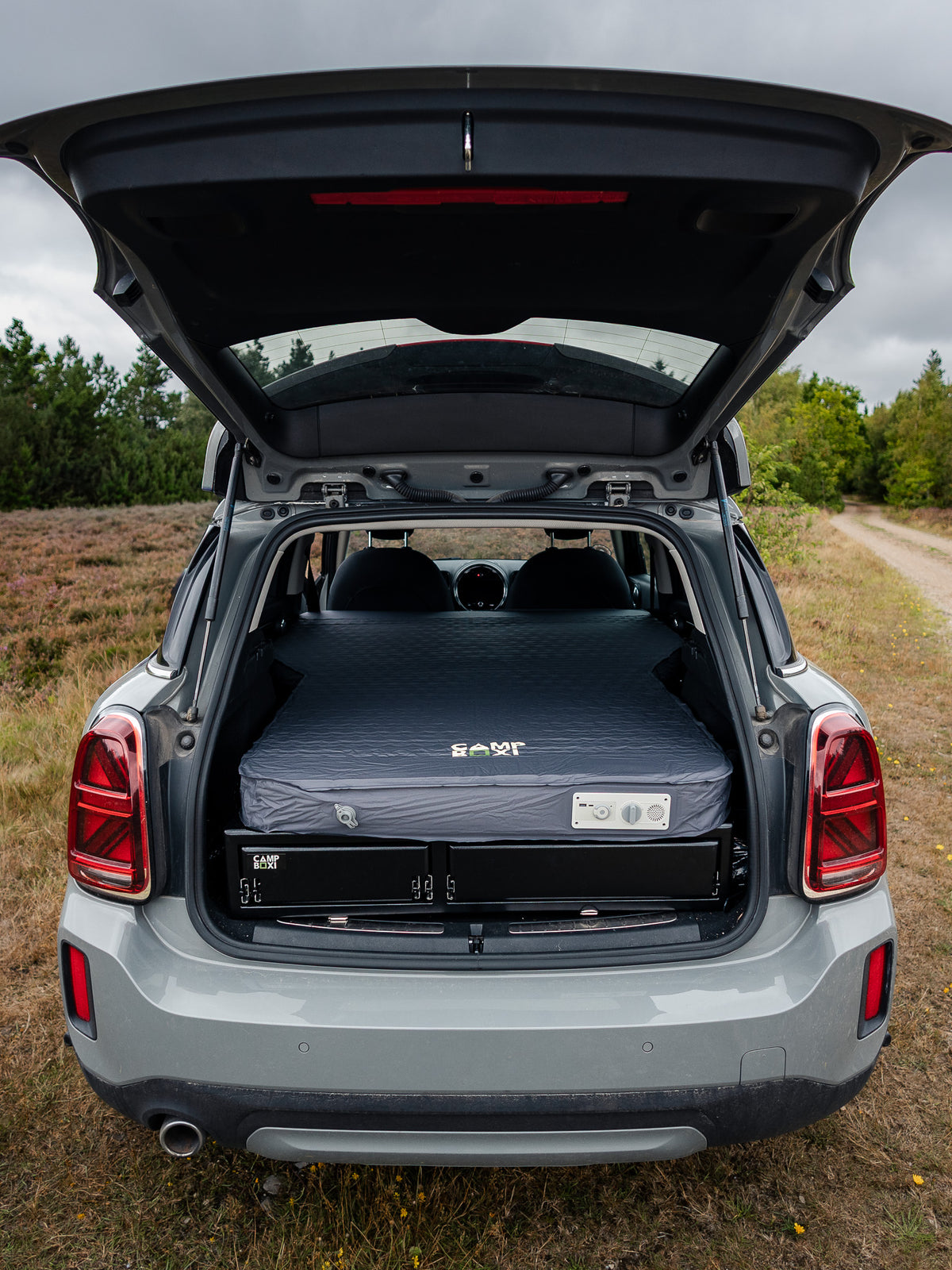 CampBoxi LUX Air - Luksus selvoppustelig bilmadras med integreret pumpe
