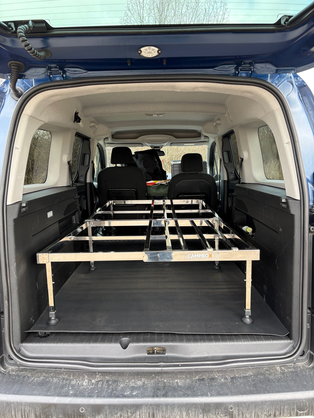 CampBoxi Unifit - Smart justerbar sengeramme til hverdagsbilen