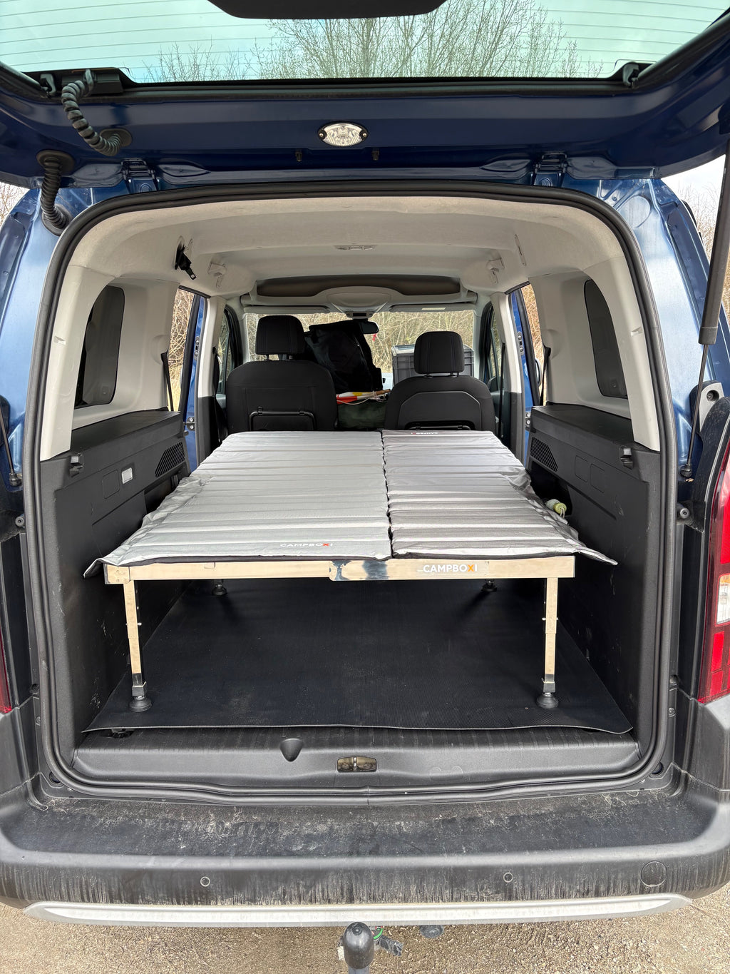 CampBoxi Unifit - Smart justerbar sengeramme til hverdagsbilen