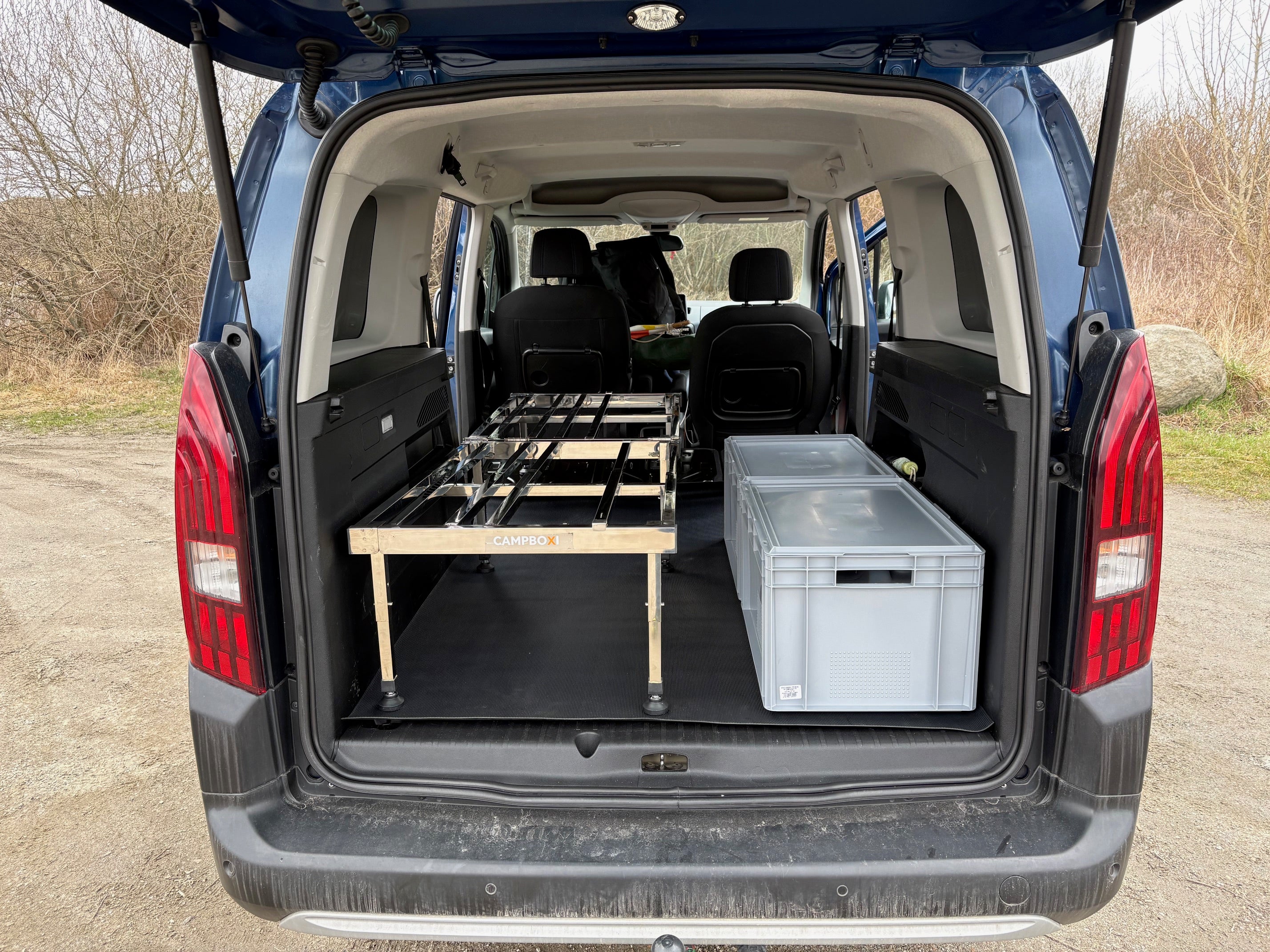 CampBoxi Unifit - Smart justerbar sengeramme til hverdagsbilen