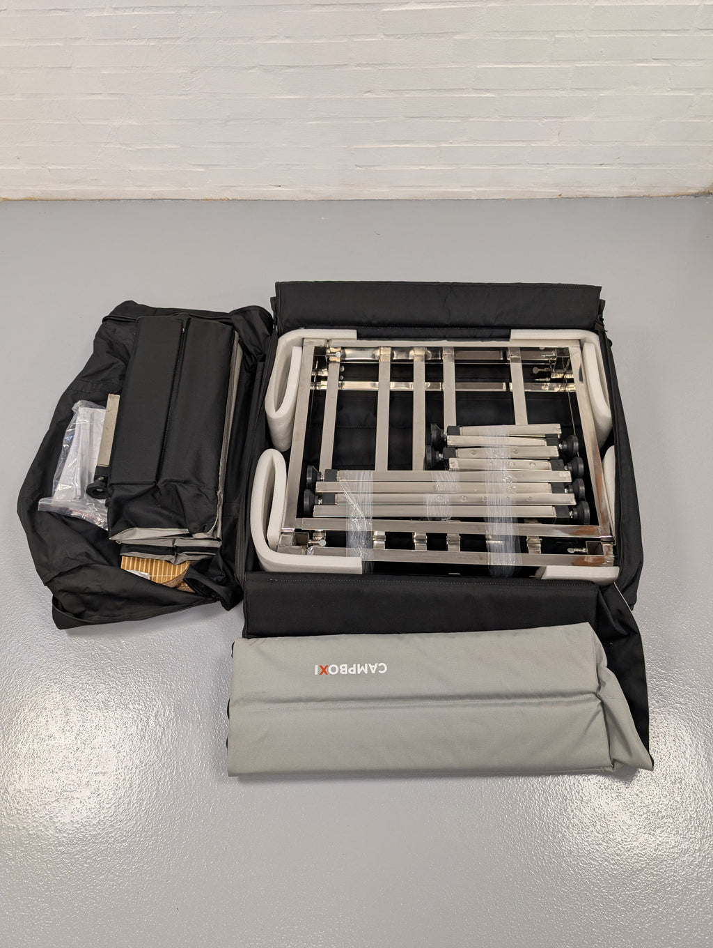 CampBoxi Unifit - Smart justerbar sengeramme til hverdagsbilen