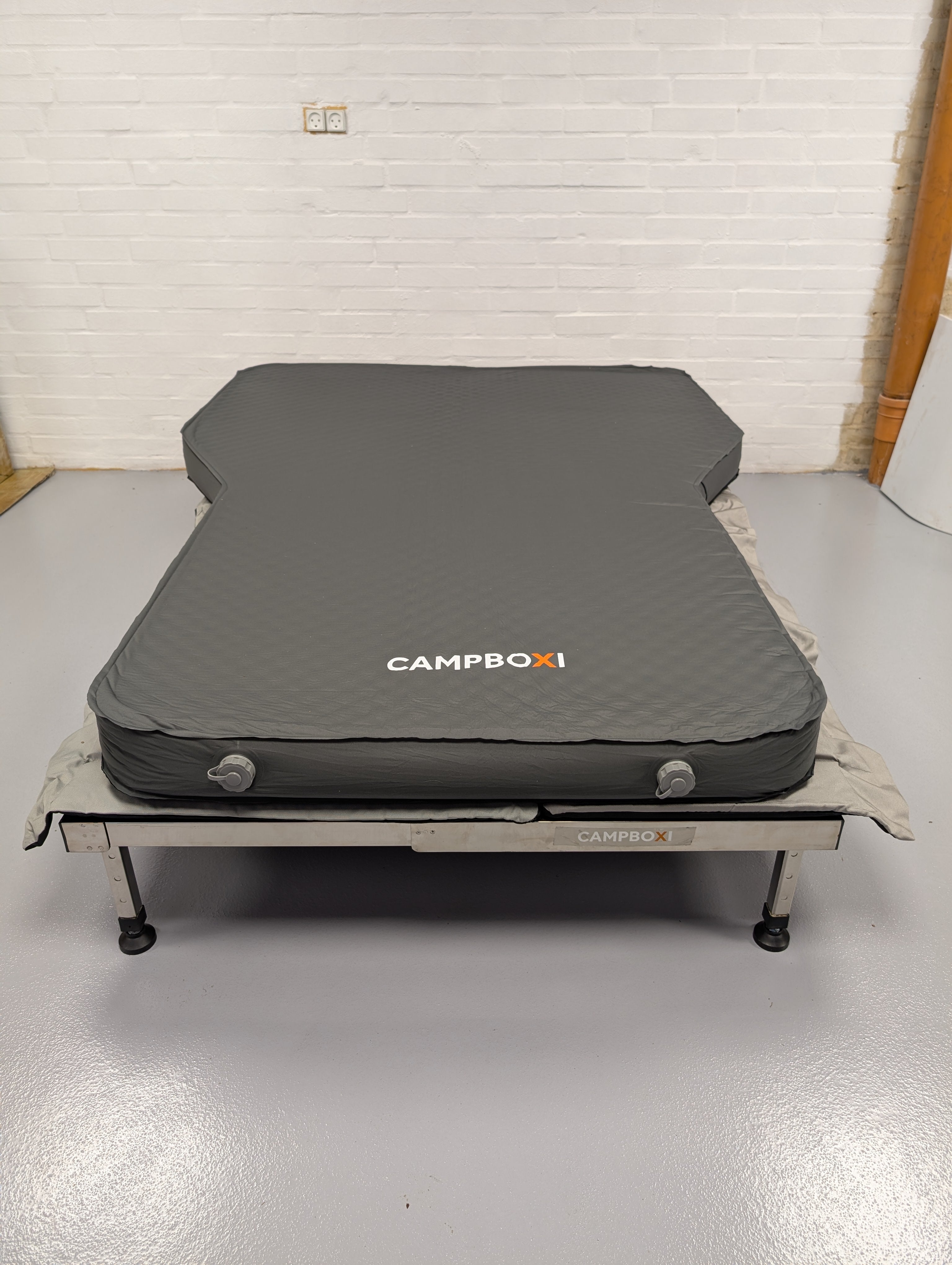 CampBoxi Unifit - Smart justerbar sengeramme til hverdagsbilen