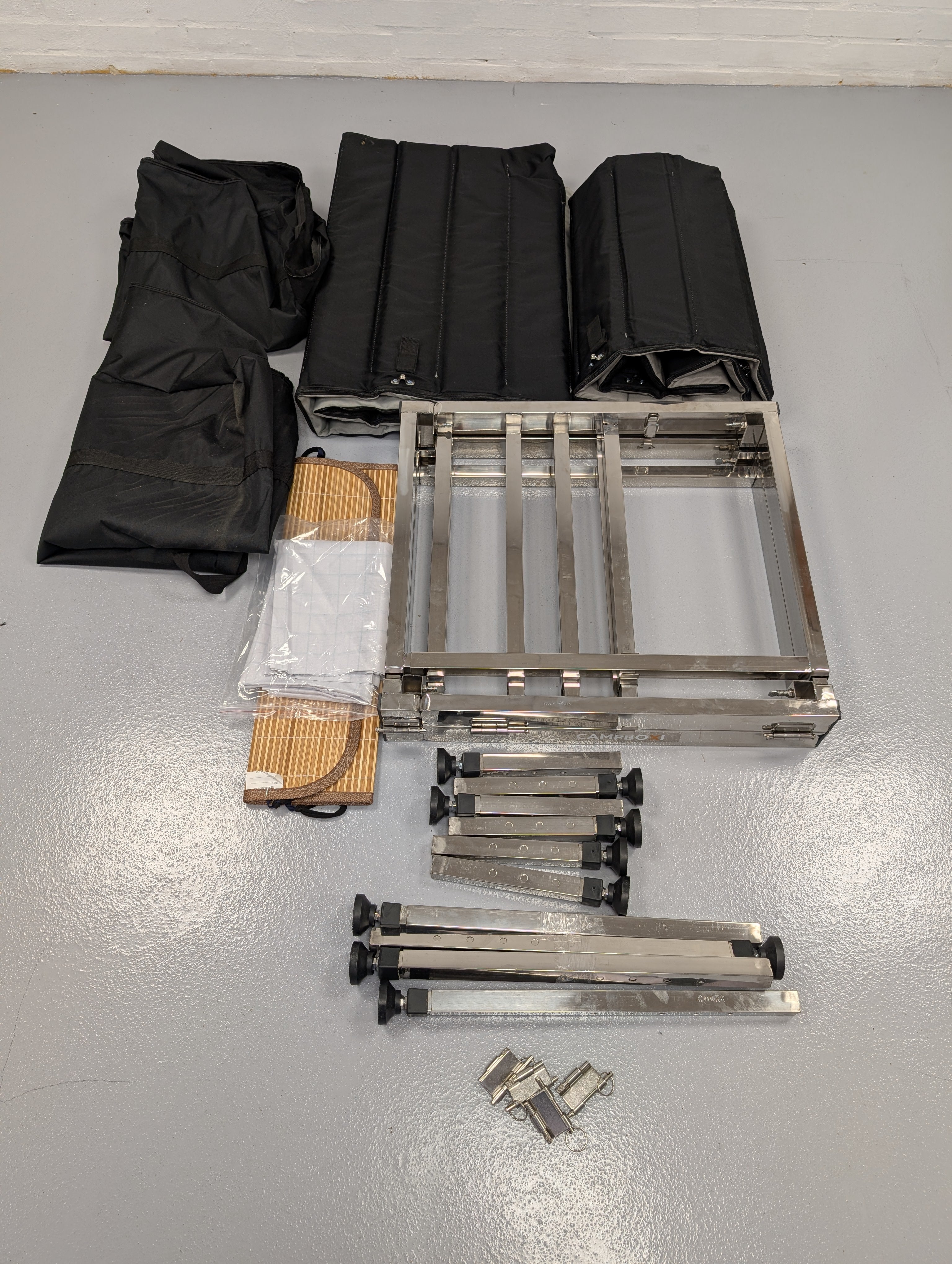 CampBoxi Unifit - Smart justerbar sengeramme til hverdagsbilen