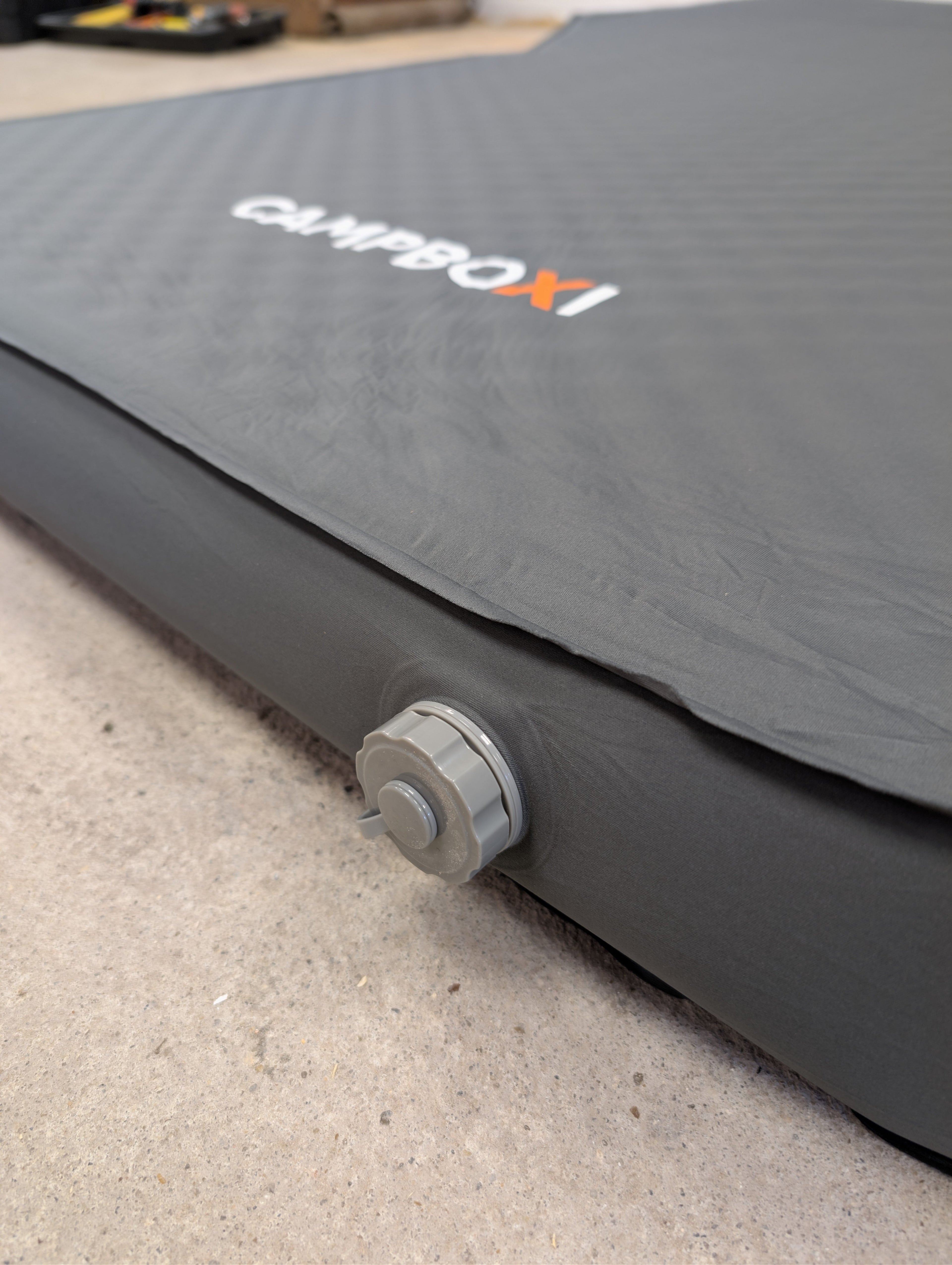 CampBoxi LUX Madras - selvoppustelig luksusmadras til bilen