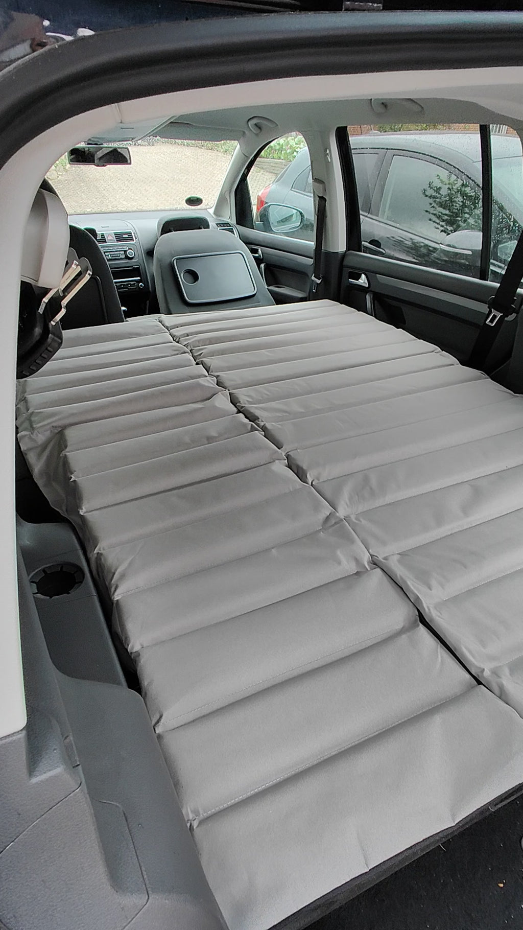 CampBoxi Unifit - Smart justerbar sengeramme til hverdagsbilen